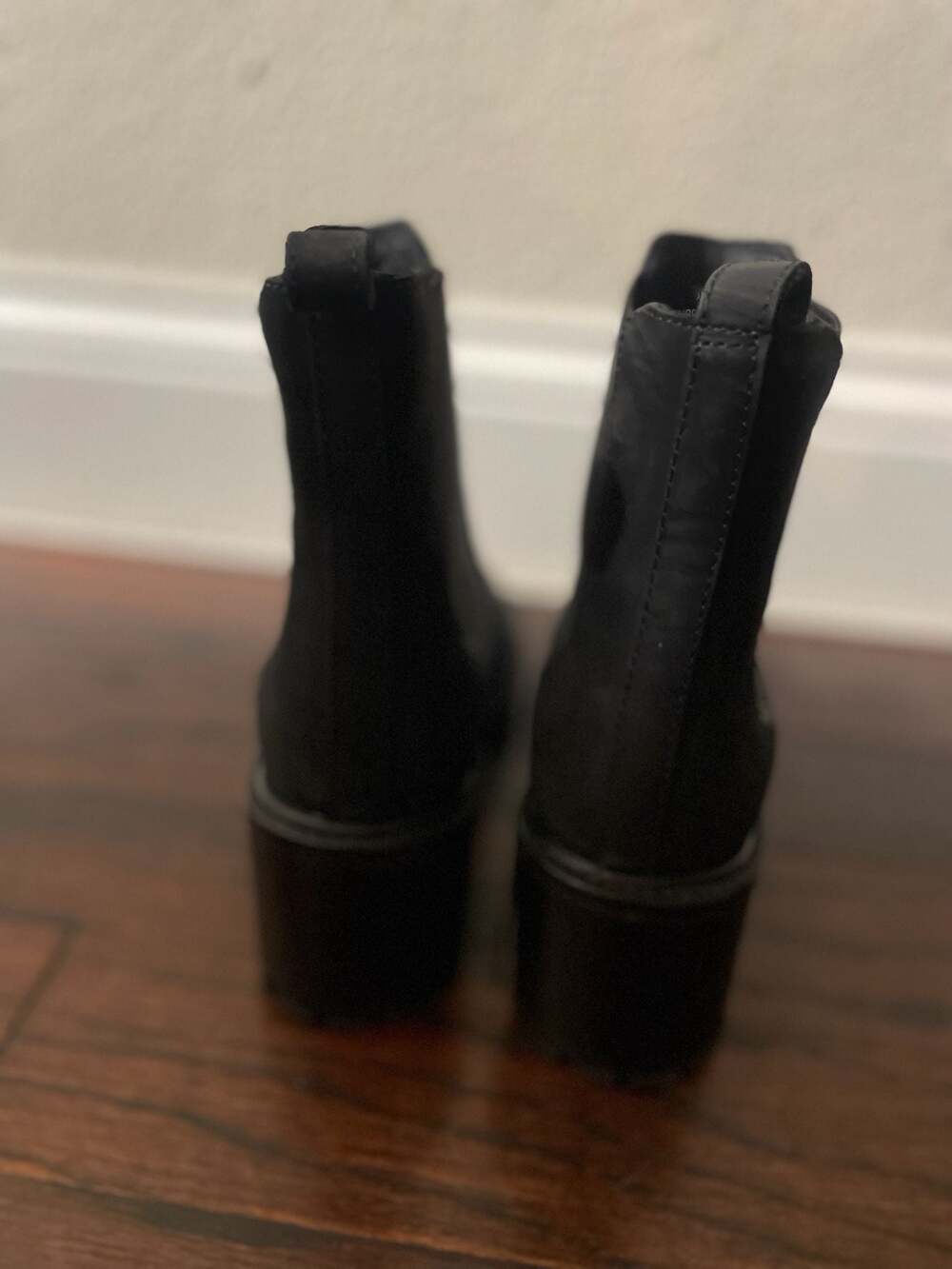 Thursday Boot Co. Everyday Chelsea Boots Black Size 6.5 US - Picture 3 of 8